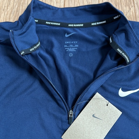MENS NIKE DRI-FIT ELEMENT 1/2-ZIP TOP (STANDARD FIT)
Men's Running Top Navy - Picture 5 of 9